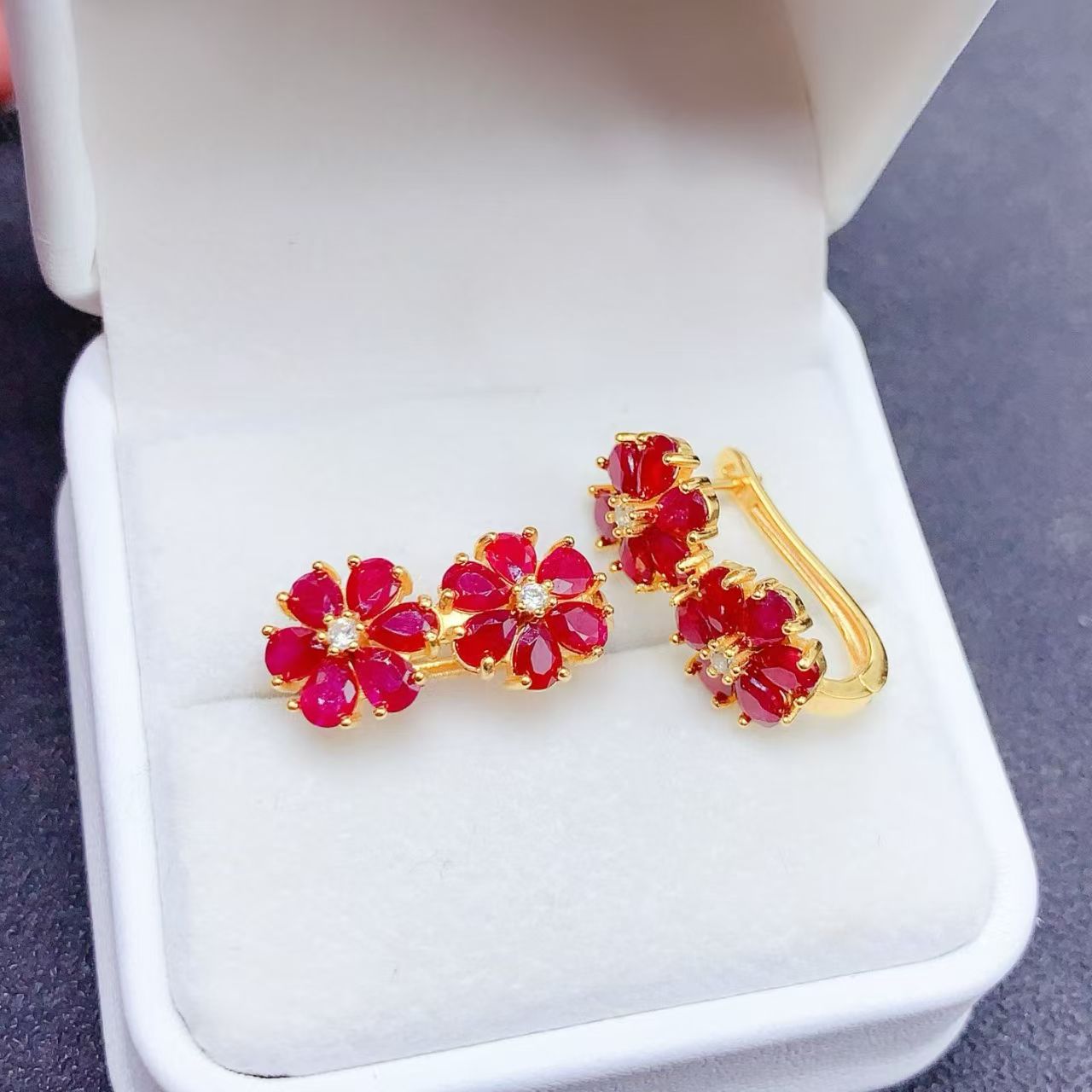 红宝石耳扣